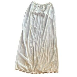 Vintage Pinehurst Size Medium Cream Ivory Off White Half Slip Nylon USA Slit